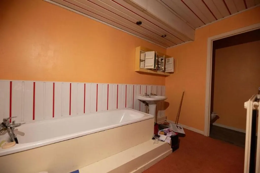 Salles de bain - Maison en Pierre à Rénover à Ouffet