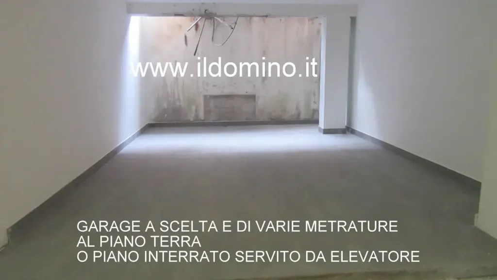 Garage - Modern Apartment with Solar Panels in Padua