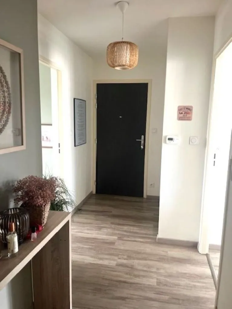 Hallway - Apartment with Balcony in Saint-Avé