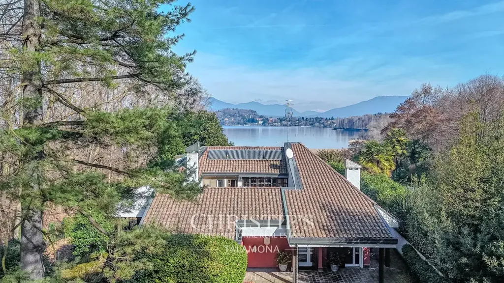 Garden - Lakefront Villa with Private Park in Ranco