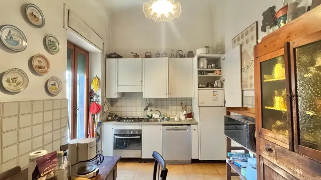 Cuisine - Period Apartment with Balcony in Florence
