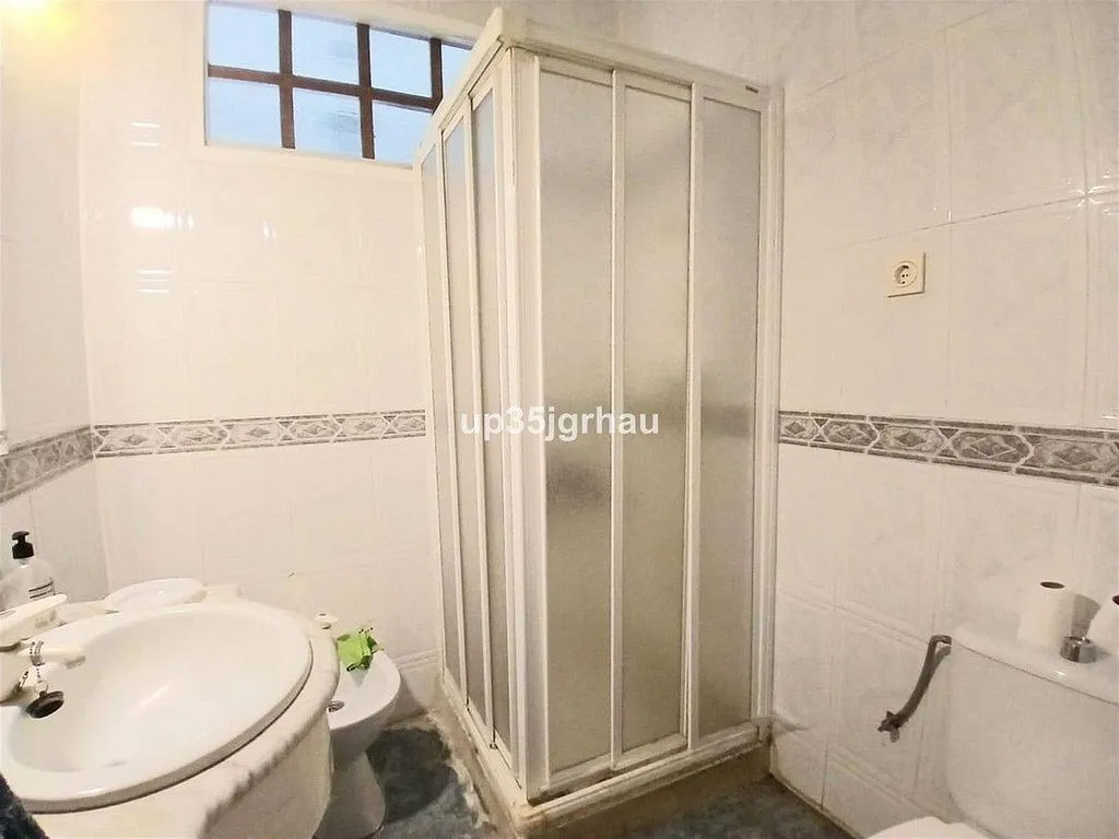 Salles de bain - Chalet for Renovation with Terrace in Estepona