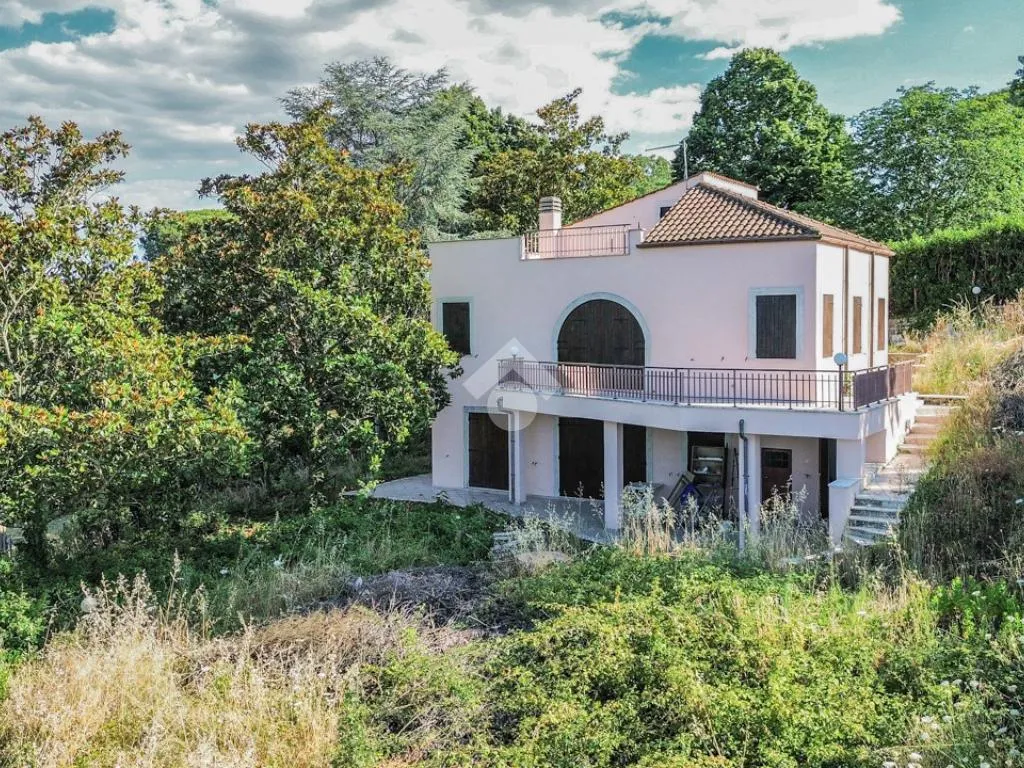 Exterior - Villa with Lake View in Bracciano
