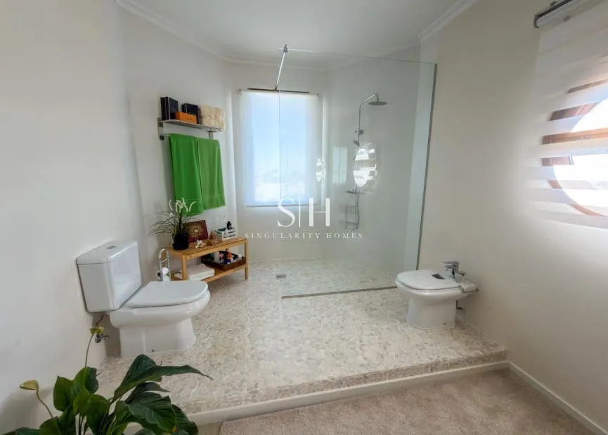 Bathrooms - Contemporary Villa with Private Pool in San Fulgencio