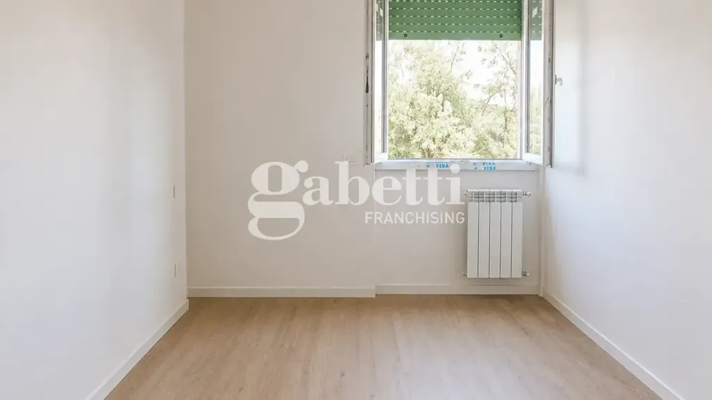 Toad - Fully Rented Trilocale with Balcony in Florence