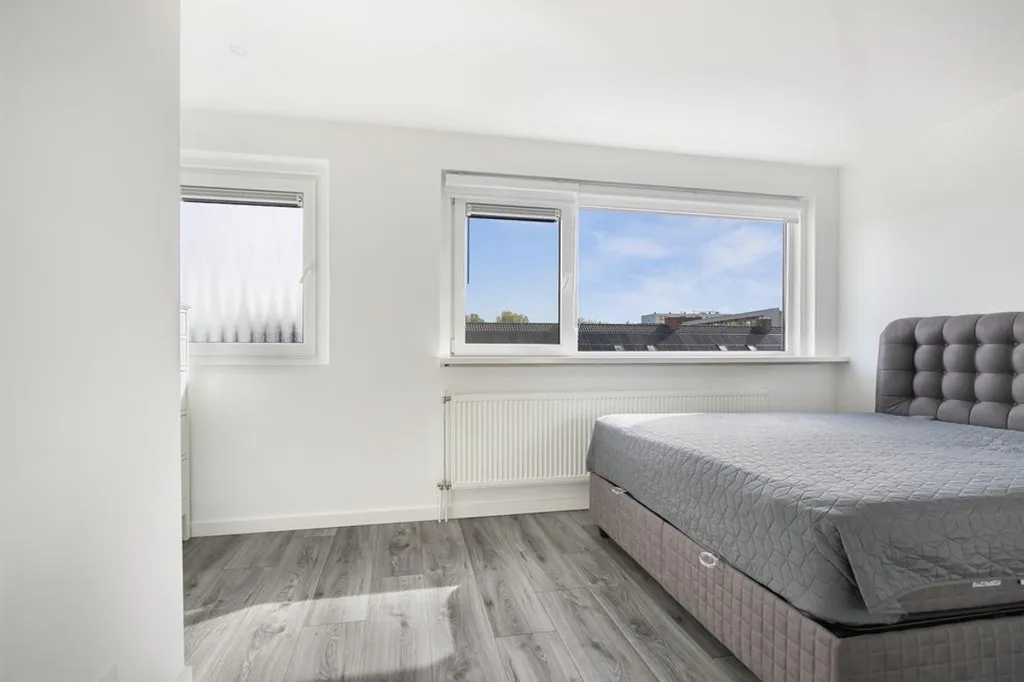 Magamistoad - Two Maisonnettes with Separate Entrances in Rotterdam