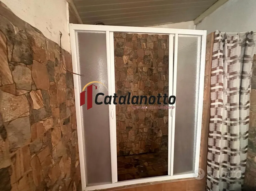 Bathrooms - Three-Level Apartment in Castelvetrano