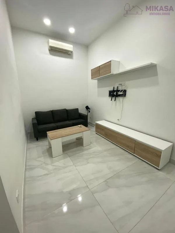Elutuba - Ample Garden Flat in Móstoles