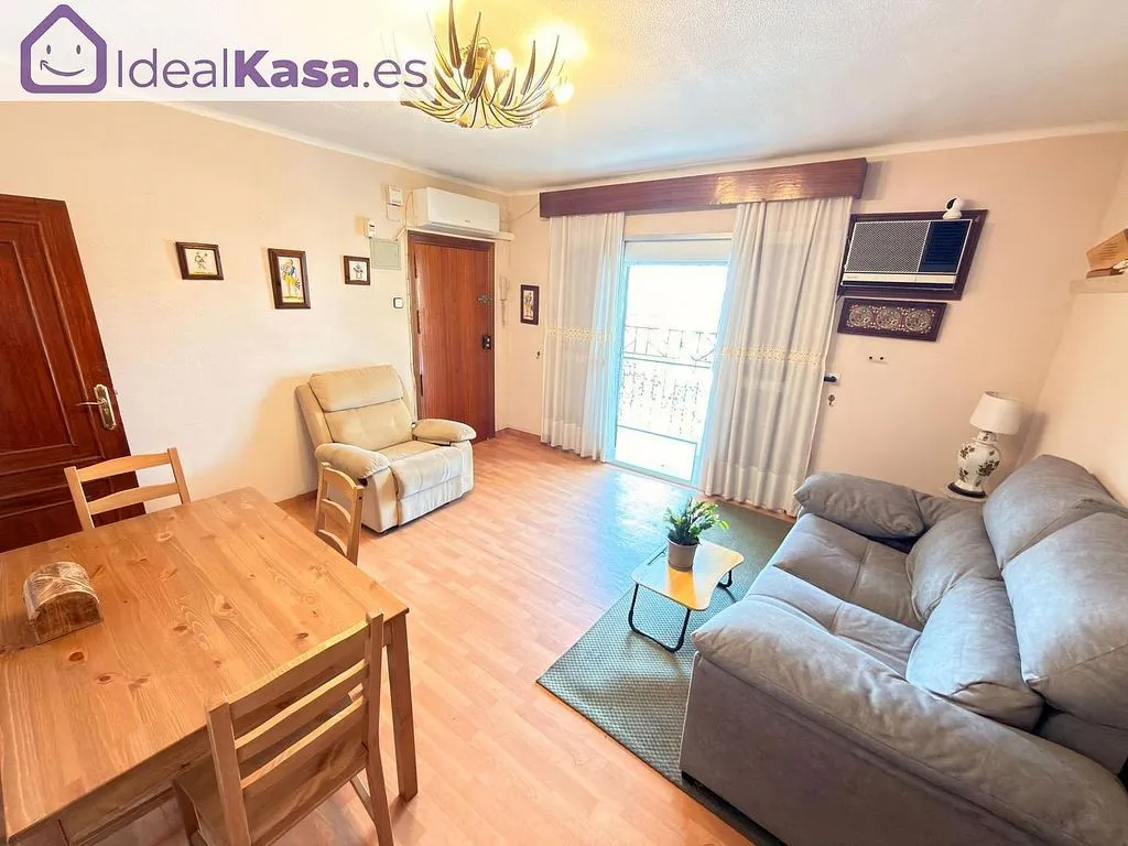 Elutuba - 3-Bedroom Flat with Terrace in Los Pájaros