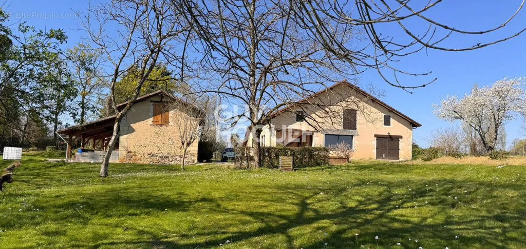 Välivaade - House with Pool in Eyre Moncube