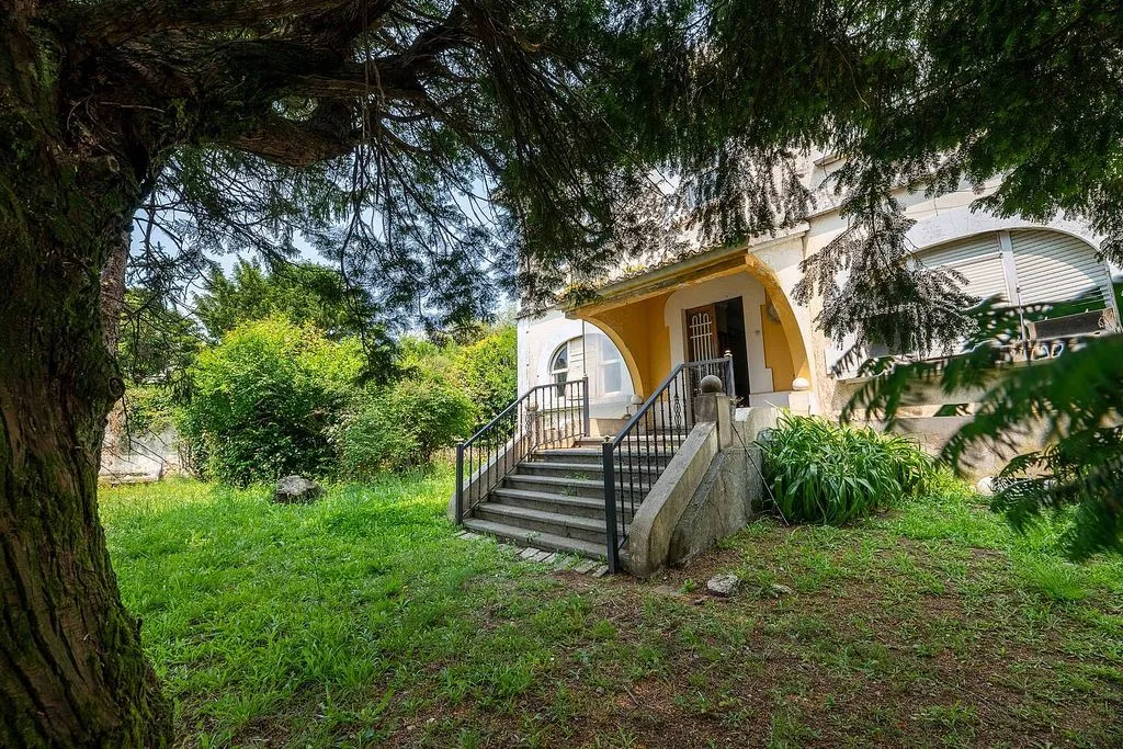 Välivaade - Chalet with Large Plot for Renovation in Narón