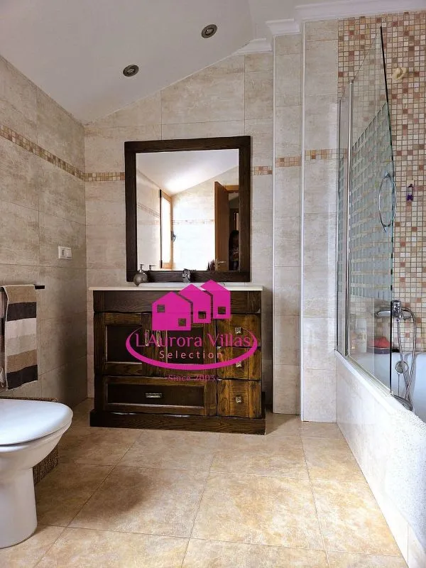 Vannitoad - Duplex Apartment with Terrace in Pedreguer