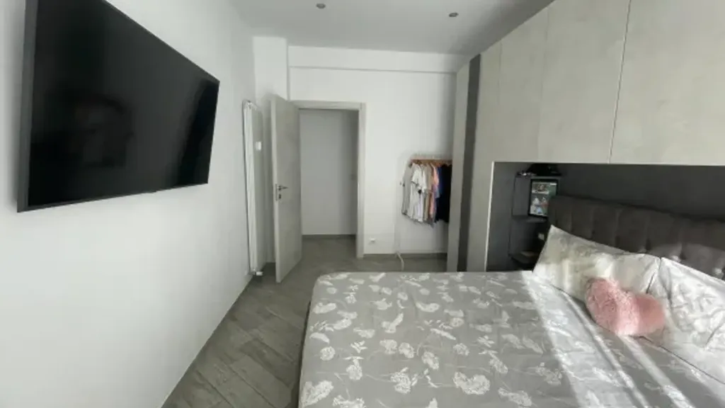 Magamistoad - Rear-Facing Apartment with Balcony in Pegli, Genoa