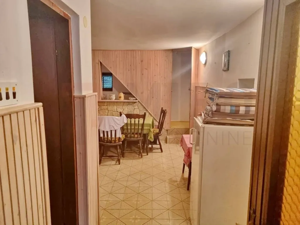 Söögituba - Renovated Stone House in Baška