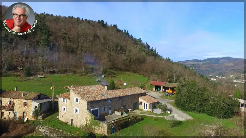 Õhuvaade - Renovated Barn with Extensive Land in Lamastre