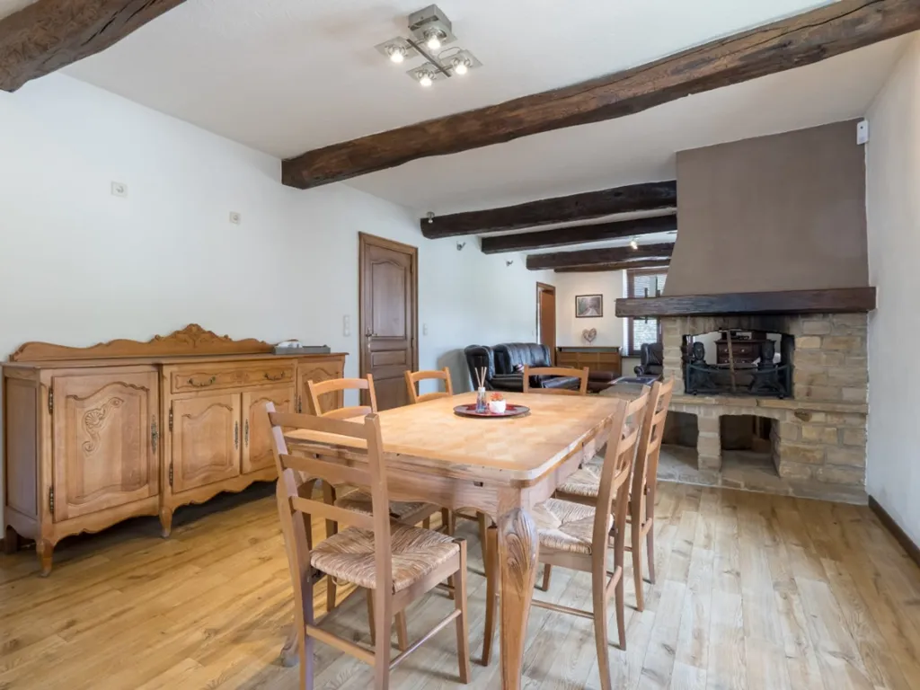 Salle à manger - Maison avec Gîte et Studio à Herbeumont