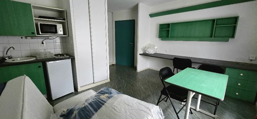 Kitchen - Studio in Student Quarter with Amenities