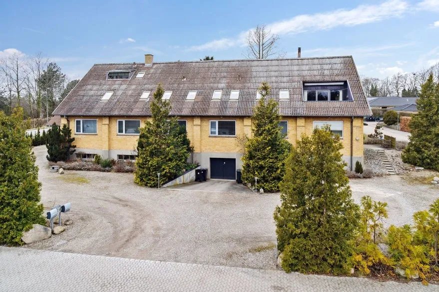 Õhuvaade - Large Property with Garden in Vipperød