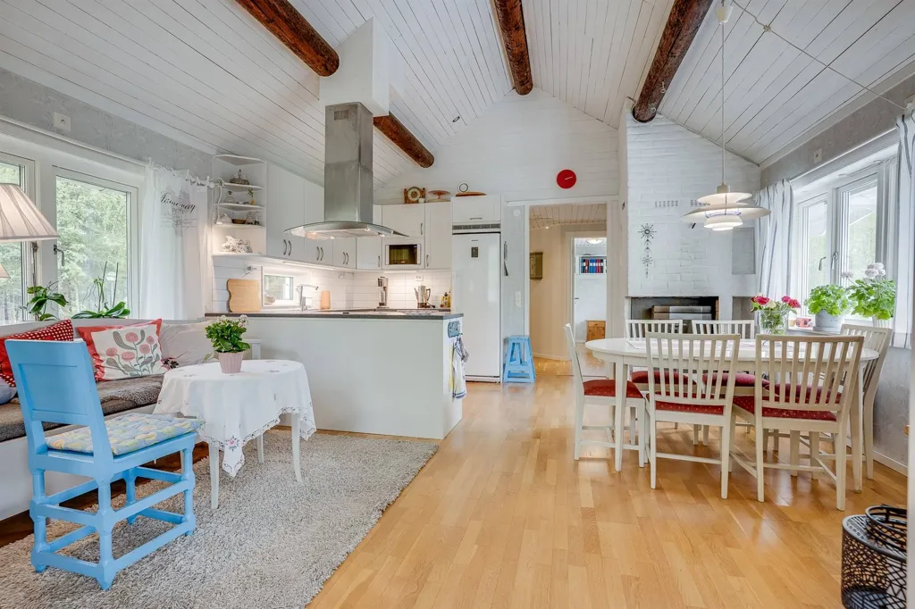 Sala da pranzo - Charming Bungalow with Garden near Umeå