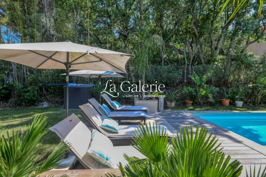 Piscine - Villa Rénovée avec Piscine à La Garde