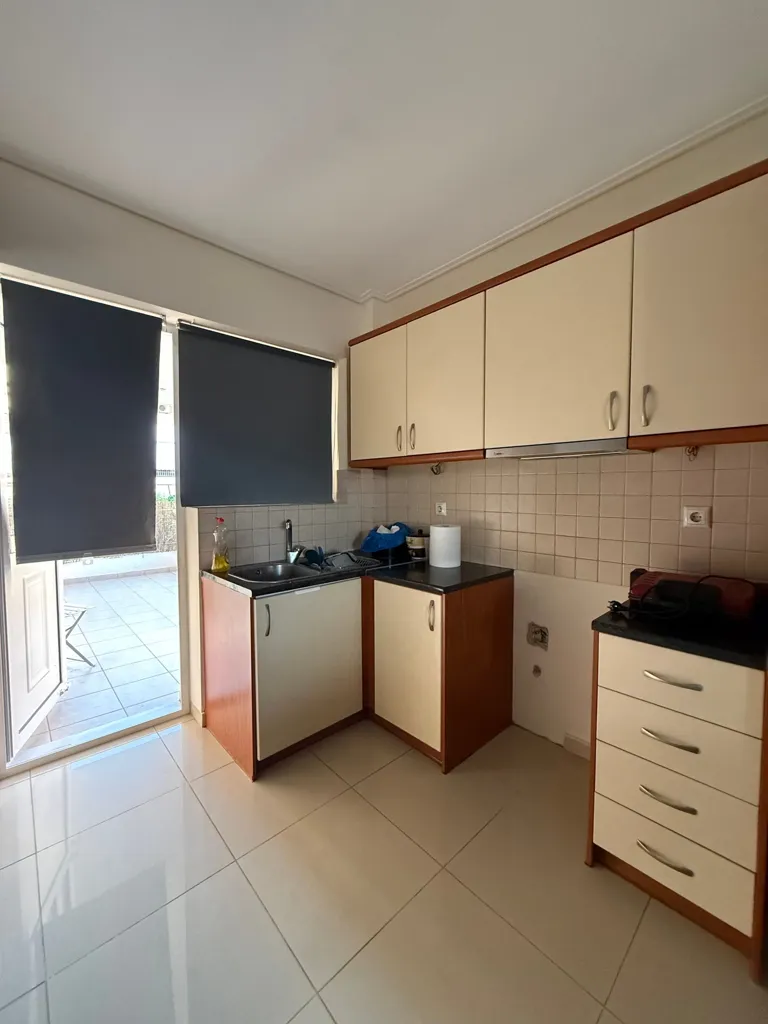 Cuisine - Apartment with Balconies in Double-Fronted Location