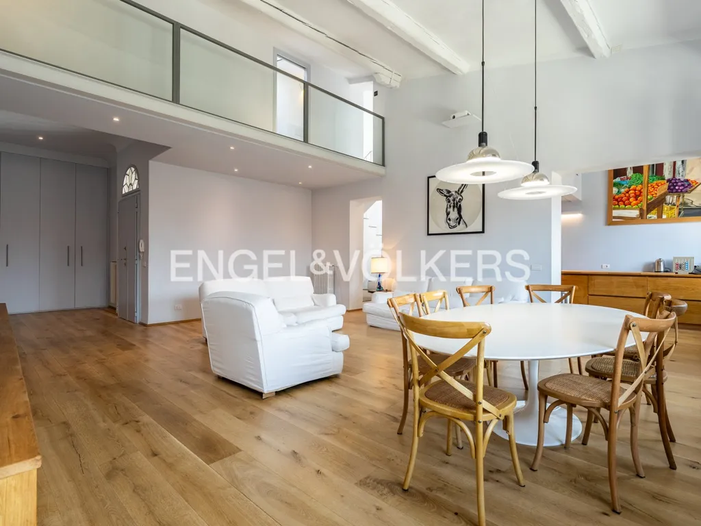 Salle à manger - Renovated Apartment with Rooftop Views in Florence