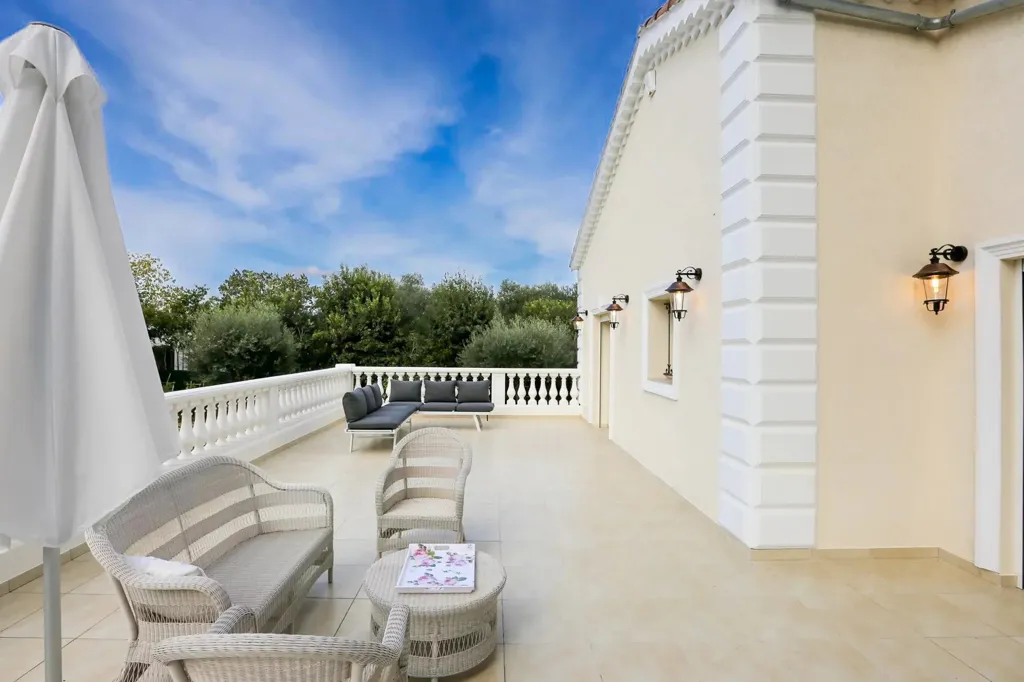 Terrace - Neo-Classical Villa with Sea View in Cap d’Antibes