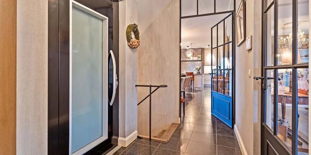 Entrée - Duplex avec Vue sur le Canal à Zandhoven