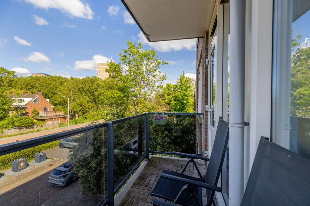 Rõdu - Corner Flat with West Balcony in Central Location