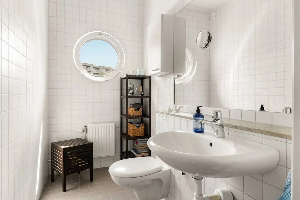 Vannitoad - Modern Apartment with Waterfront Proximity in Saltsjöqvarn