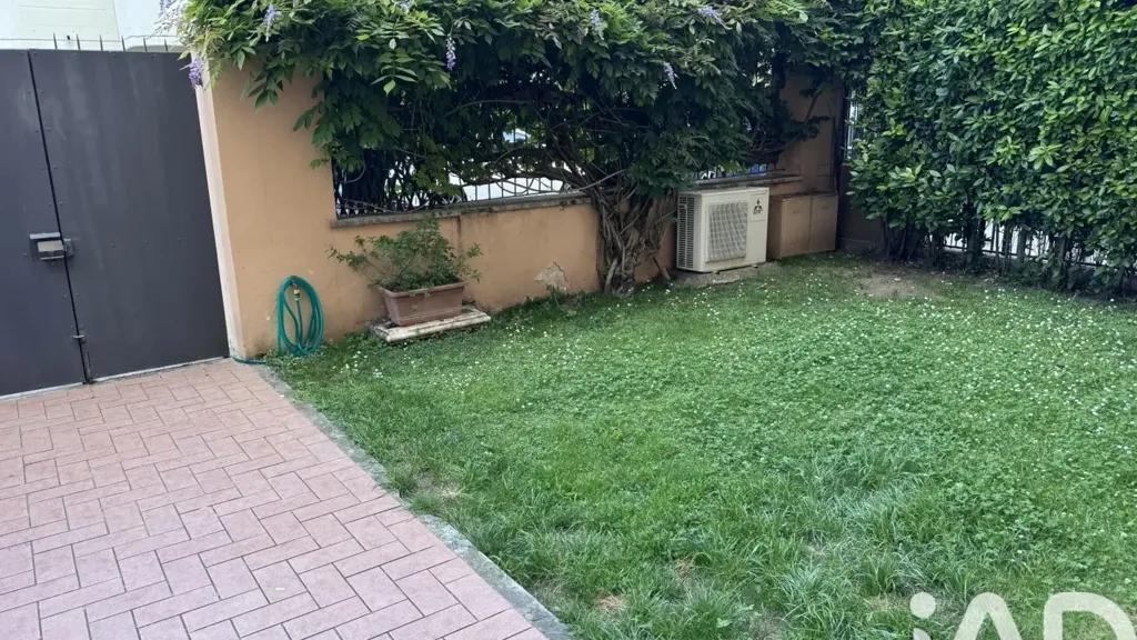 Garden - Ground Floor Apartment with Garden in Querceta