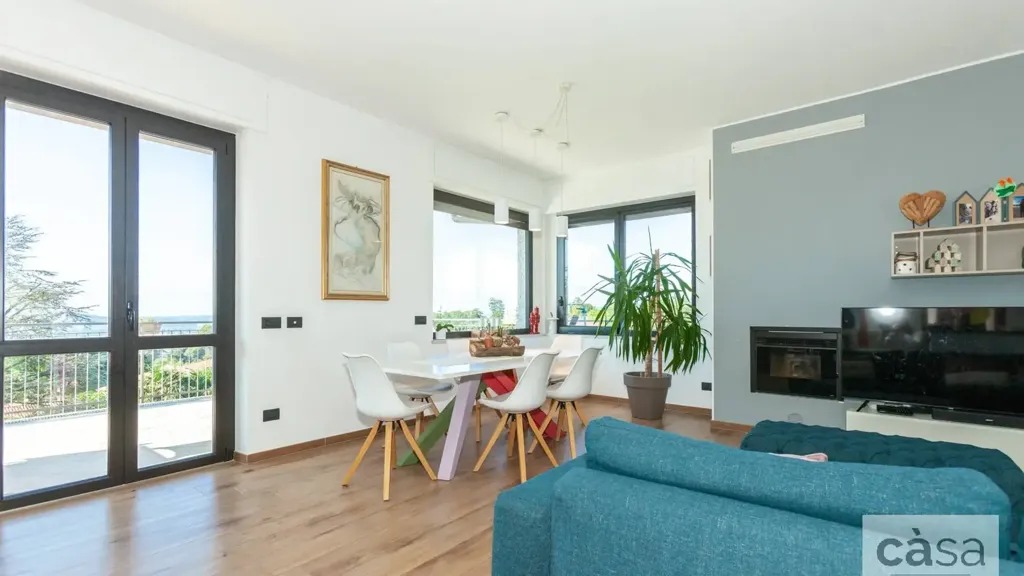 Soggiorno - Luxury Villa with Lake View in Comerio