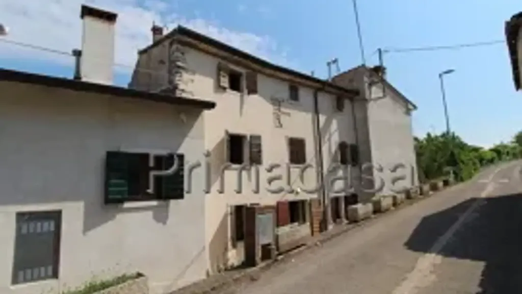 Exterior - Three-Level House with Garden in Fumane