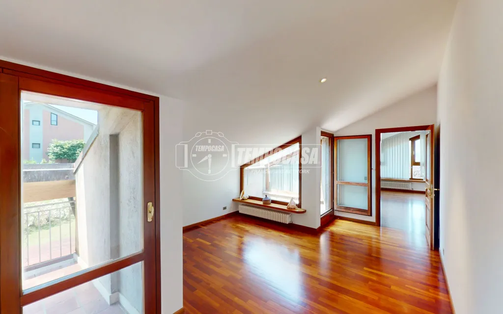 Pièces - Elegant Villa with Two Units in Camerata Picena