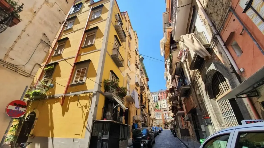 Exterior - Apartment with Terrace in Montesanto, Naples
