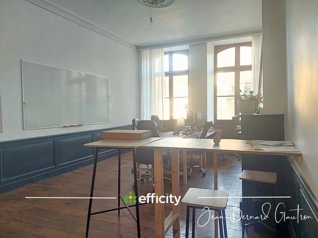 Bureau - Appartement de Charme avec Locataire au Centre de Guingamp