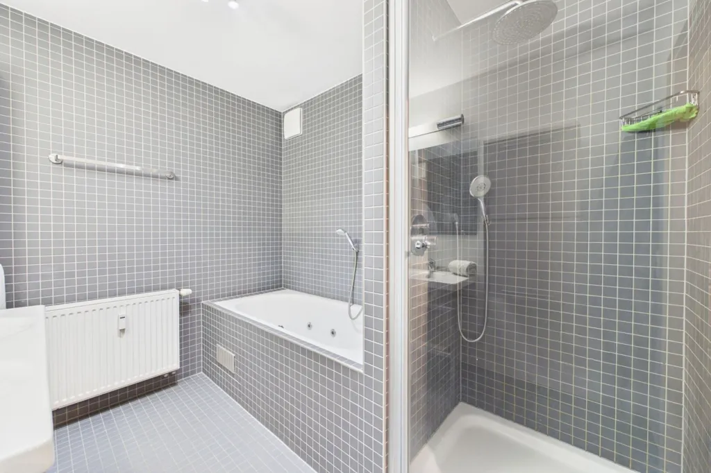 Vannitoad - 3-Bedroom Apartment with Garden in Itzig
