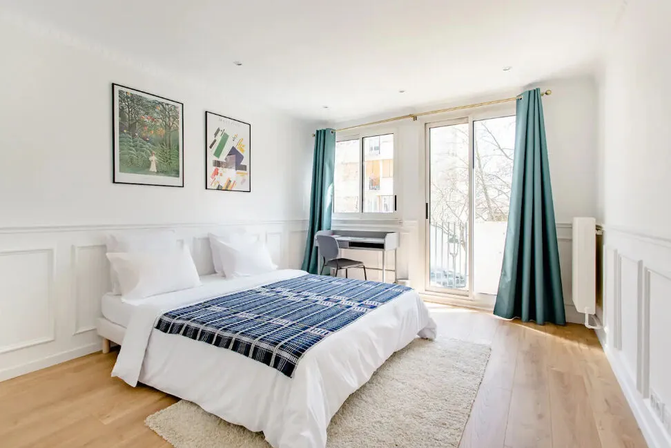 Magamistoad - 4-Piece Apartment with Balconies in Clamart