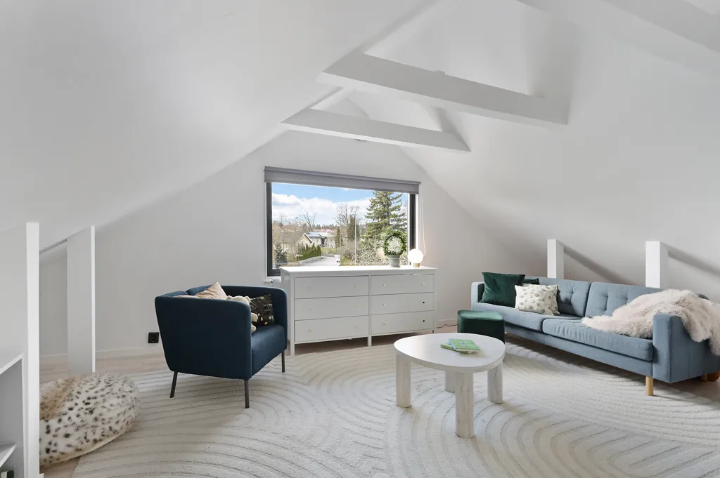 Pièces - Fully Renovated Villa with Sunny Garden in Järfälla