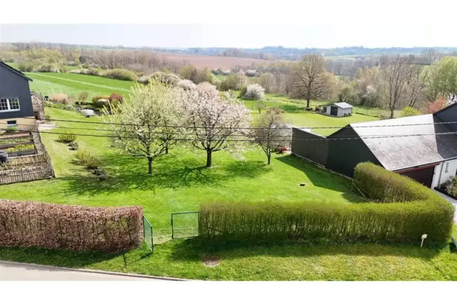 Vue aérienne - Terrain à Bâtir avec Vue Dégagée à Rulles