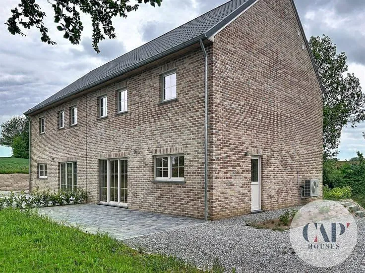 3 magamistoaga maja asukohas Orp-le-Grand