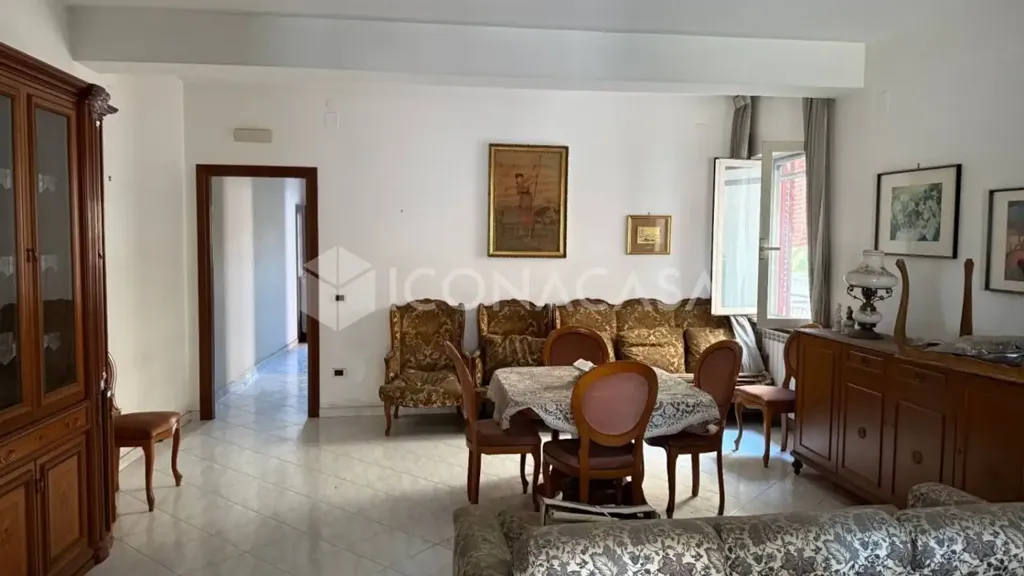 Salle à manger - 3-Bedroom Apartment with Garden in Cimitile