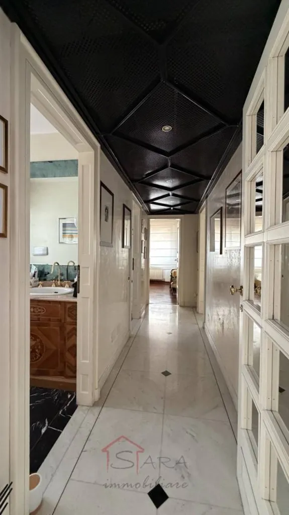 Entrée - Penthouse with Terrace in Padua's Historic Centre