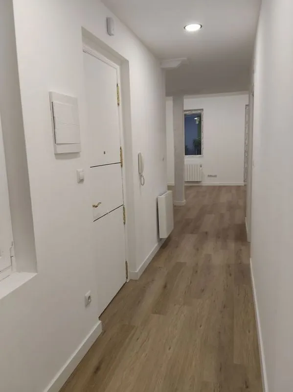 Entrée - Reformed Flat with Balcony in Bilbao's Old Town