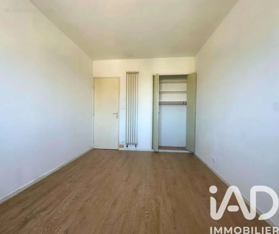 Toad - Apartment with Garage in Le Pontet