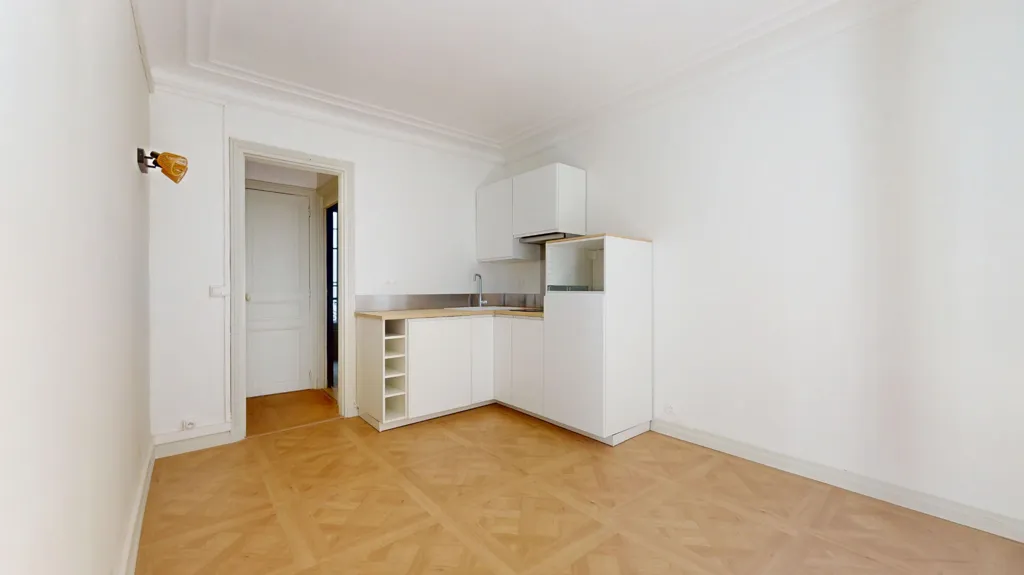 Köök - Renovated 2-Bed Flat with South-Facing in Paris 18ème