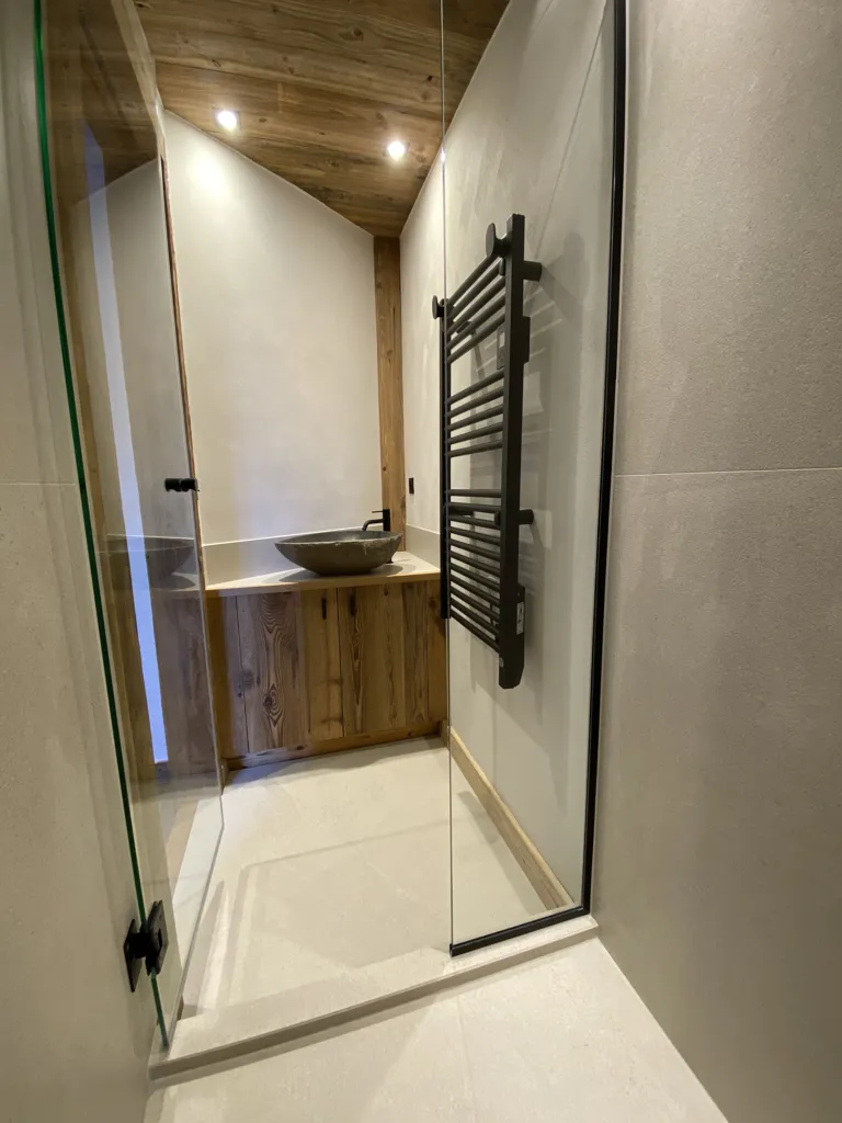 Vannitoad - Renovated Apartment with River View in Megève