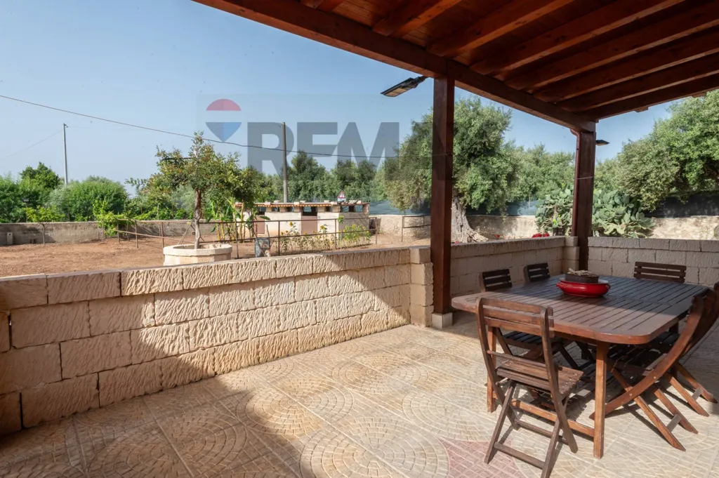 Terrasse - Rearranged Villa with Garden in Avola