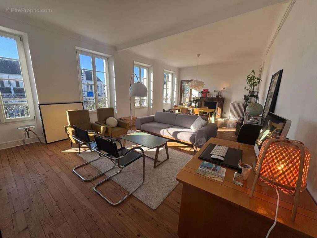 Soggiorno - Renovated Apartment with Light in Pau Centre
