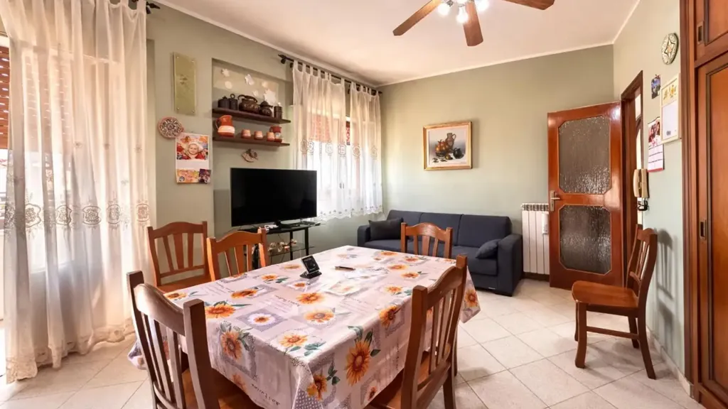 Dining Room - 5-Room Apartment with Balcony in Palermo